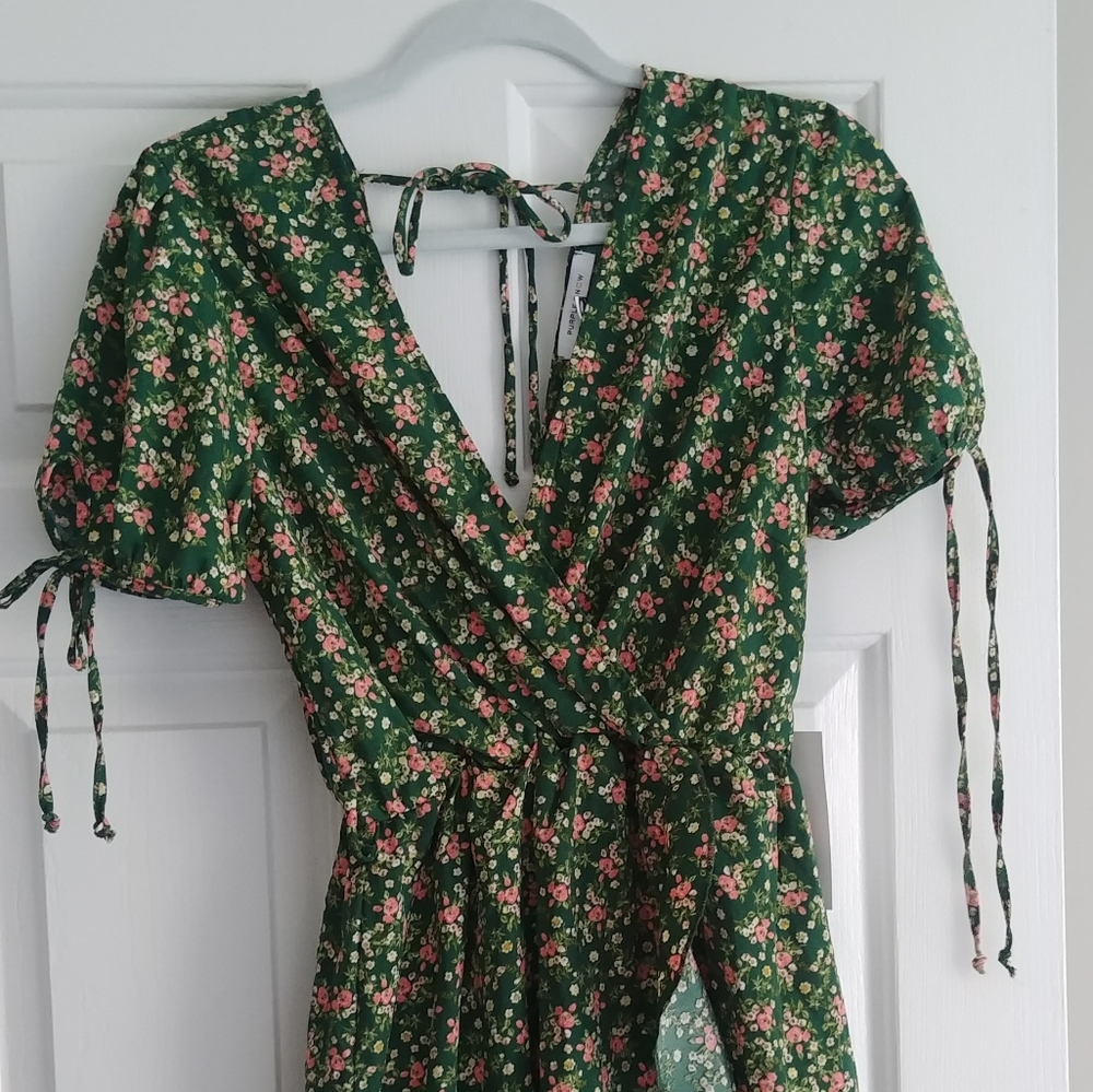 Super cute ruffled floral dress